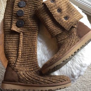 💥SALE💥🎉HP🎉EUC Uggs Brown Cardy Knit Sweater